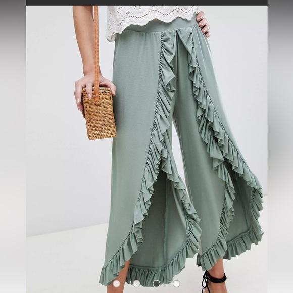 ASOS DESIGN wide leg trousers with high low frill hem - Picture 2 of 3